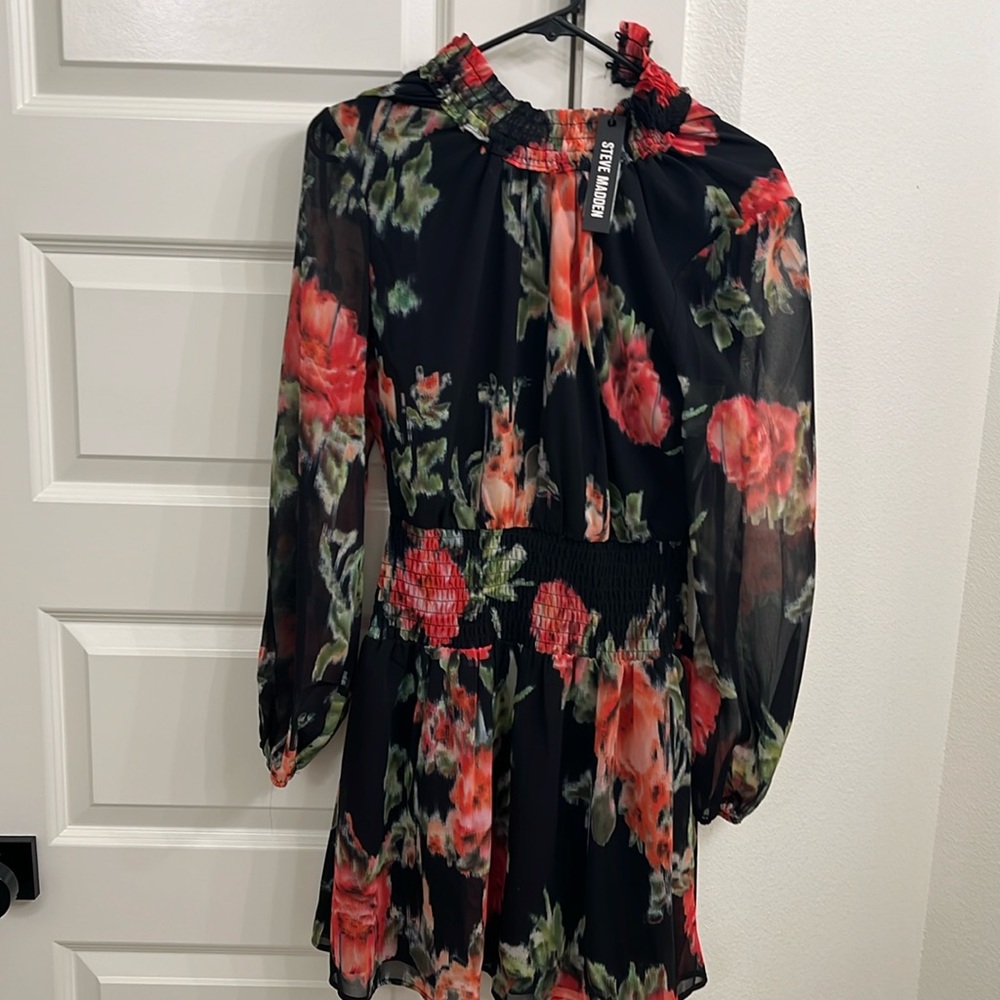 Black with red Flowers’s dress NWT